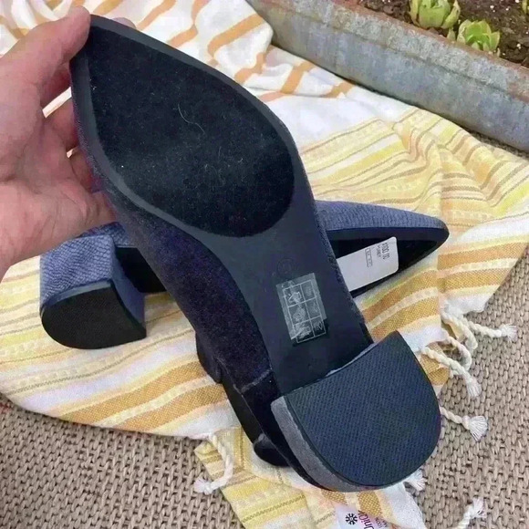 Blue velvet heels - Picture 7 of 8